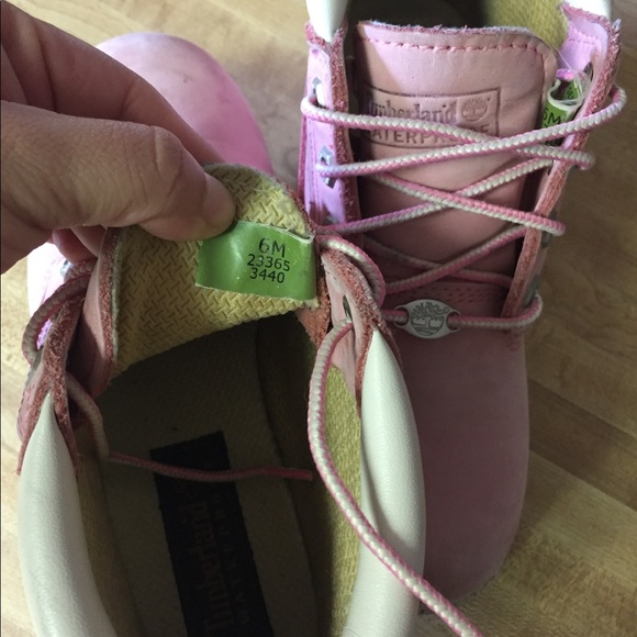 Pink Timberland - Picture 3 of 3